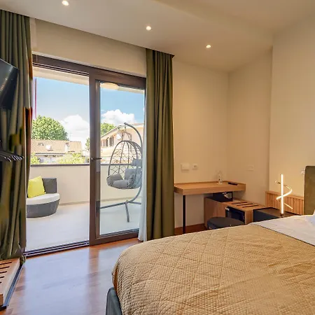 Sigis - Hotel *